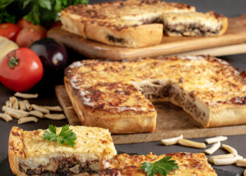 Παστίτσιο και Μουσακάς… σε ζύμη κουρού! από την Ελληνική Κουζίνα – Μπρακόπουλος