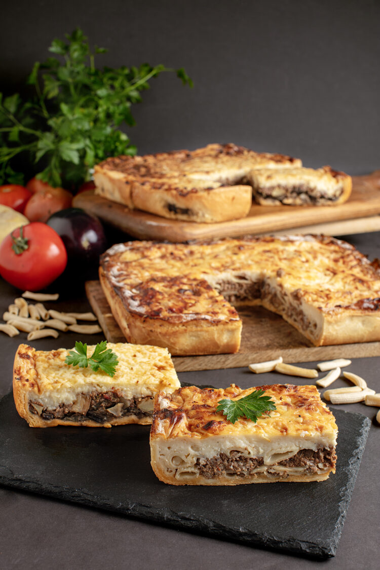 Παστίτσιο και Μουσακάς… σε ζύμη κουρού! από την Ελληνική Κουζίνα – Μπρακόπουλος