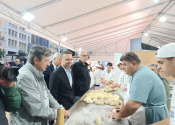 Με επιτυχία ολοκληρώθηκε η Γιορτή Ψωμιού στην πλατεία Κλαυθμώνος