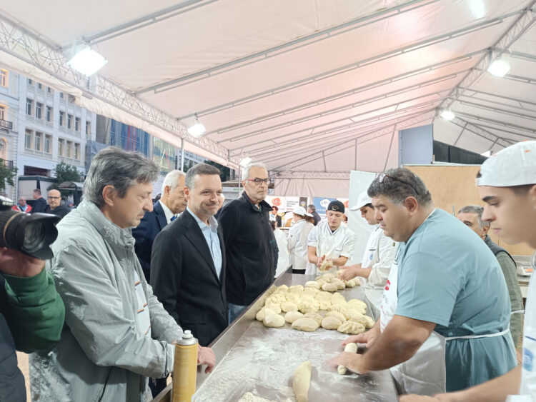 Με επιτυχία ολοκληρώθηκε η Γιορτή Ψωμιού στην πλατεία Κλαυθμώνος